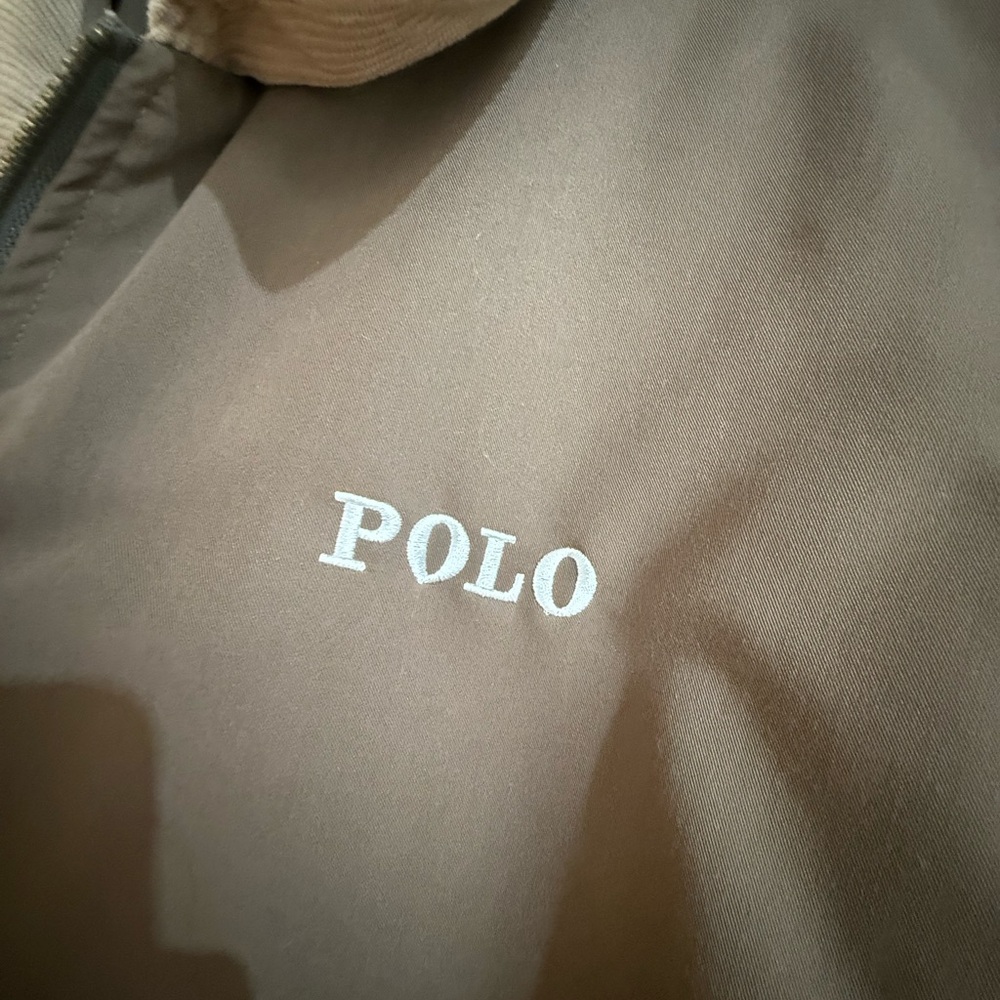 Polo - Picture 2 of 5